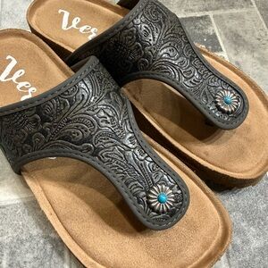 Women sandals size 9